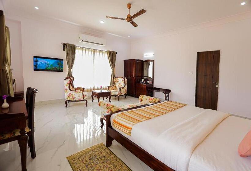 Отель Revaas Lake View Boutique Stay