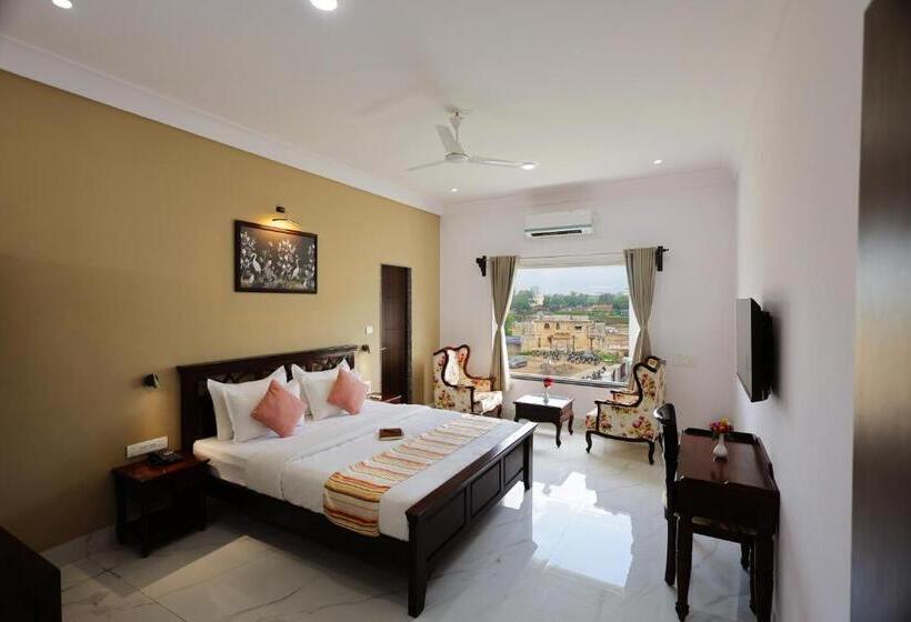 Отель Revaas Lake View Boutique Stay