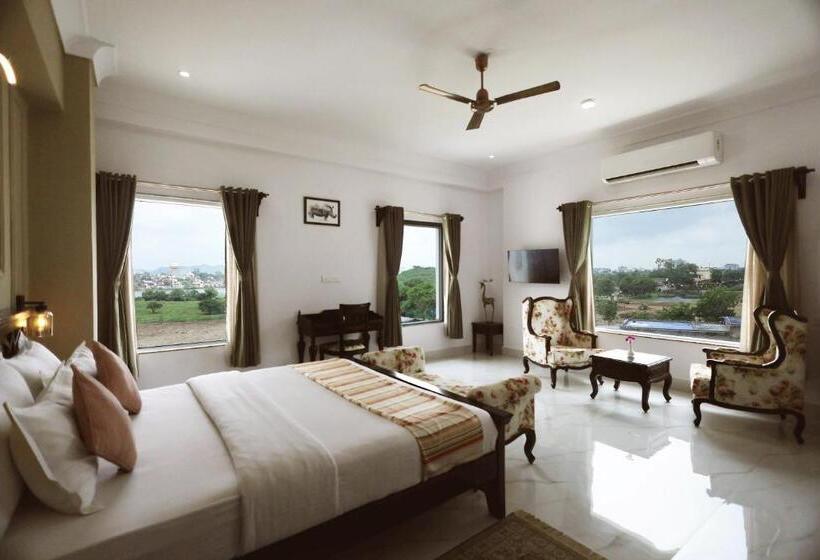 Отель Revaas Lake View Boutique Stay