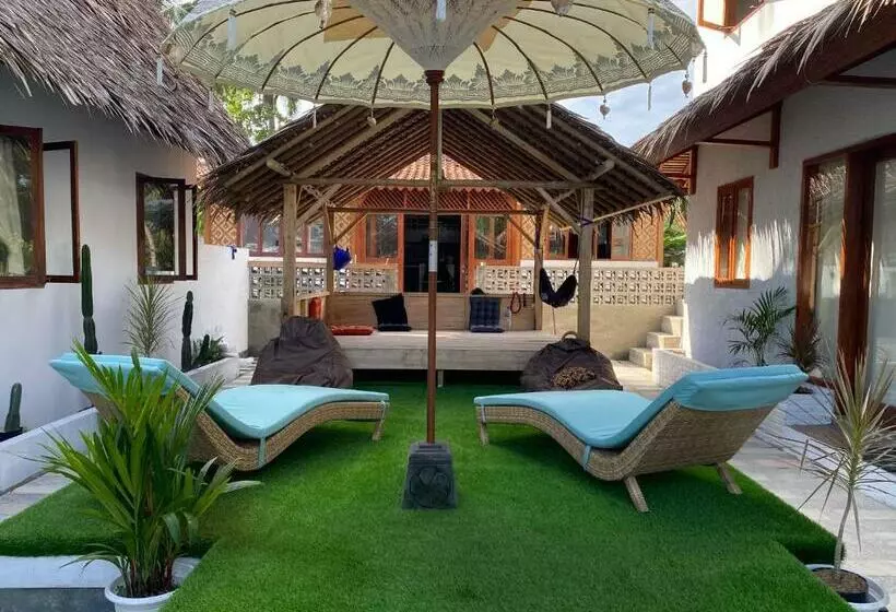 Pensió Hideaway Batukaras