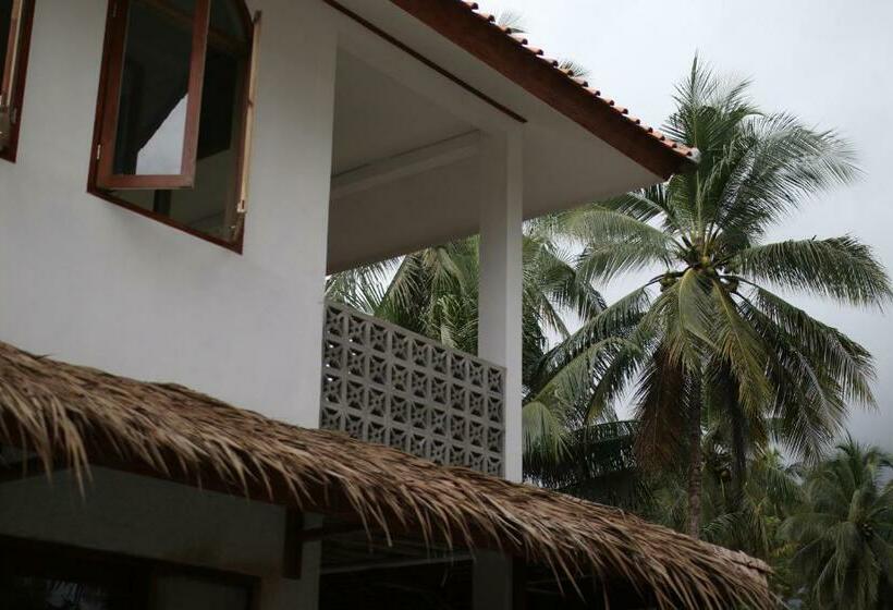 Pensiune Hideaway Batukaras