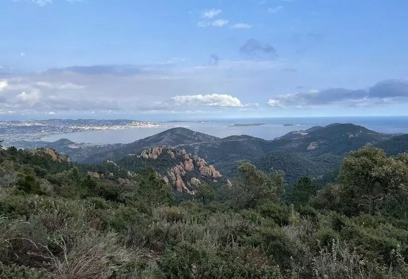 Aamiaismajoitus (B&B) Villa Daphné