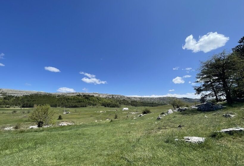 ベッドアンドブレックファースト Villa Daphné