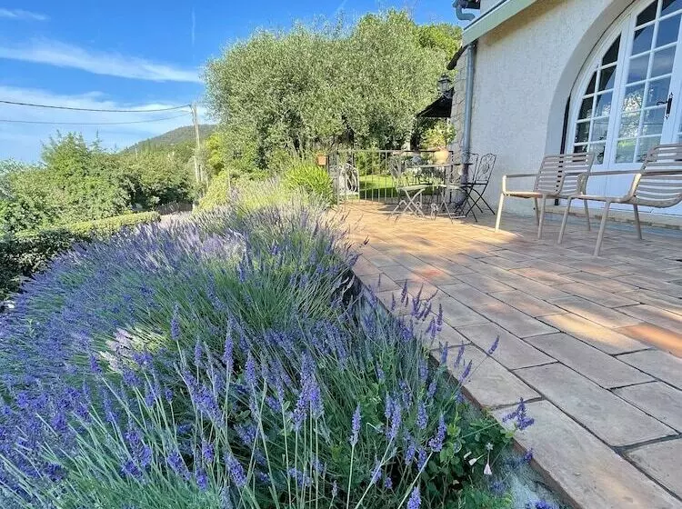 Aamiaismajoitus (B&B) Villa Daphné