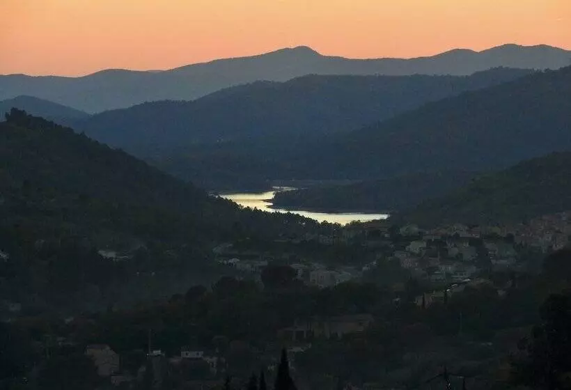 Aamiaismajoitus (B&B) Villa Daphné