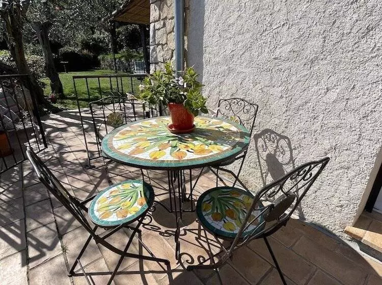 Aamiaismajoitus (B&B) Villa Daphné