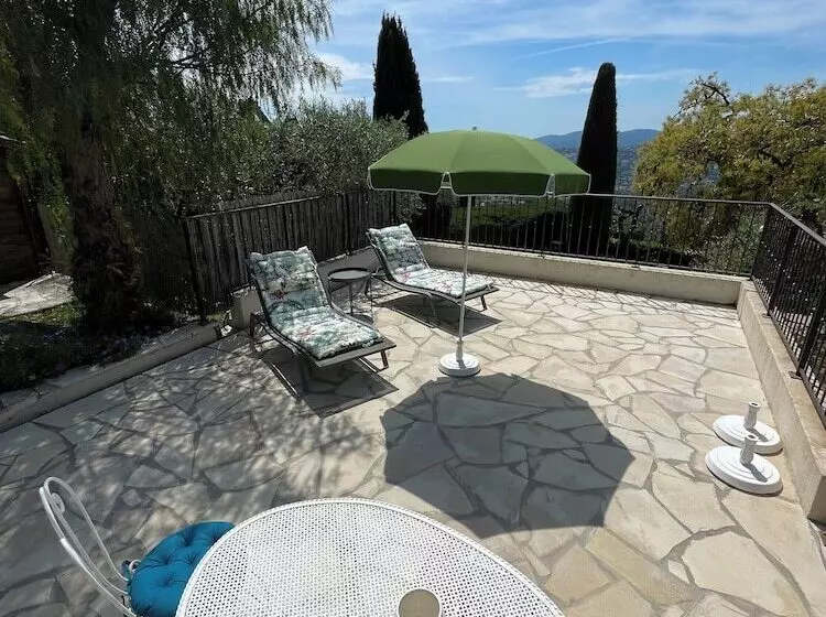 Aamiaismajoitus (B&B) Villa Daphné