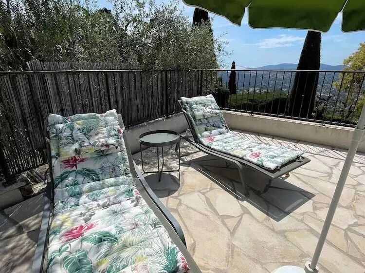 Aamiaismajoitus (B&B) Villa Daphné