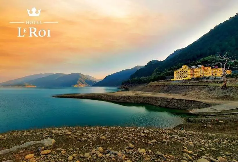 ホテル Le Roi Lake View, Koti