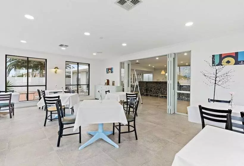 ホテル Best Western Adelaide Airport  Formerly Parador Inn