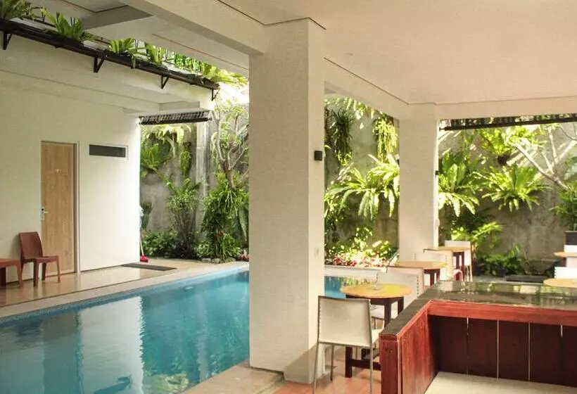 Rion Hostel Bogor