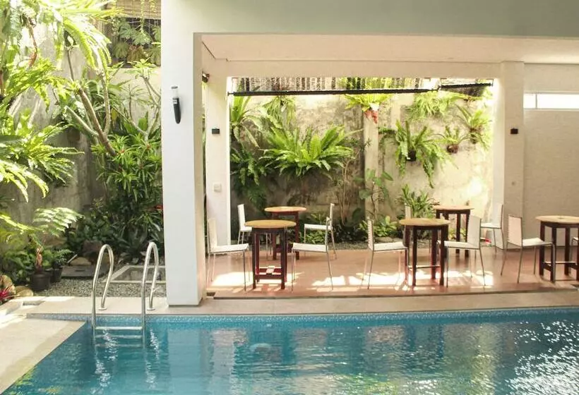 Rion Hostel Bogor