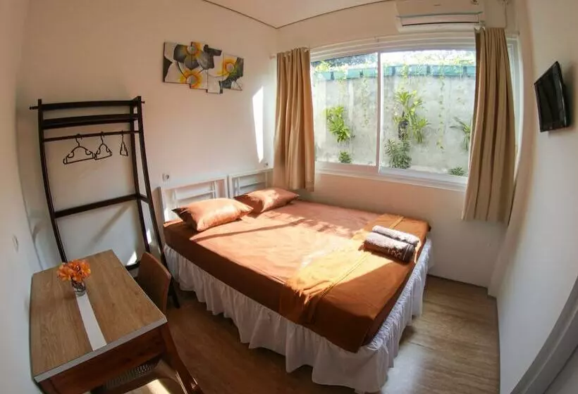 Rion Hostel Bogor