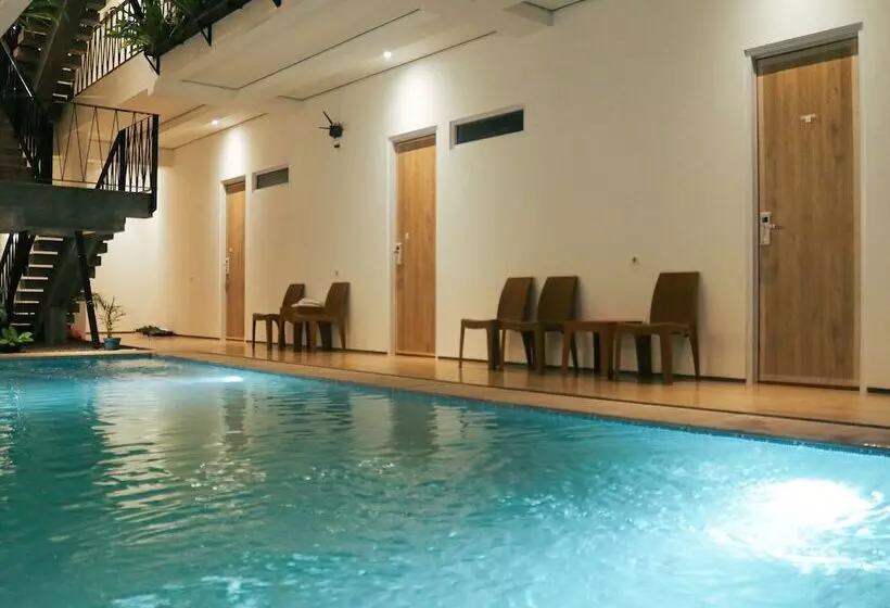 Rion Hostel Bogor