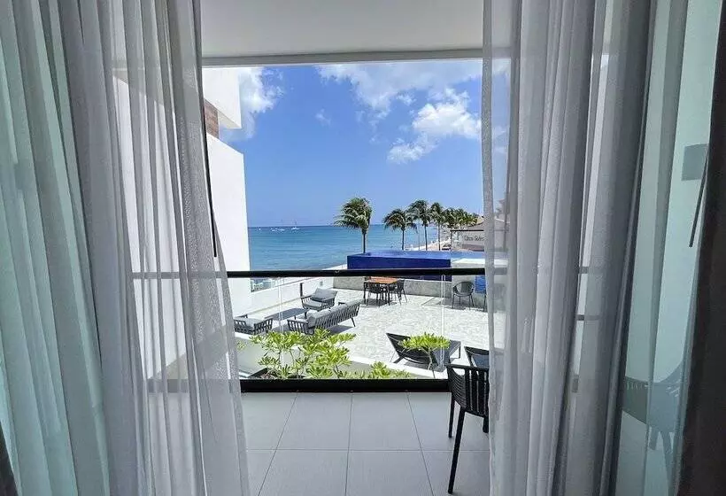 ホテル Puerto Libre