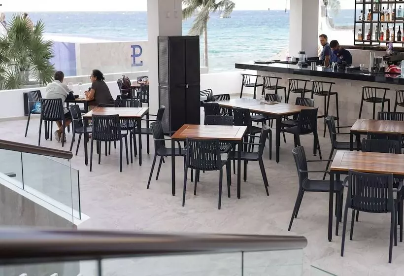 ホテル Puerto Libre