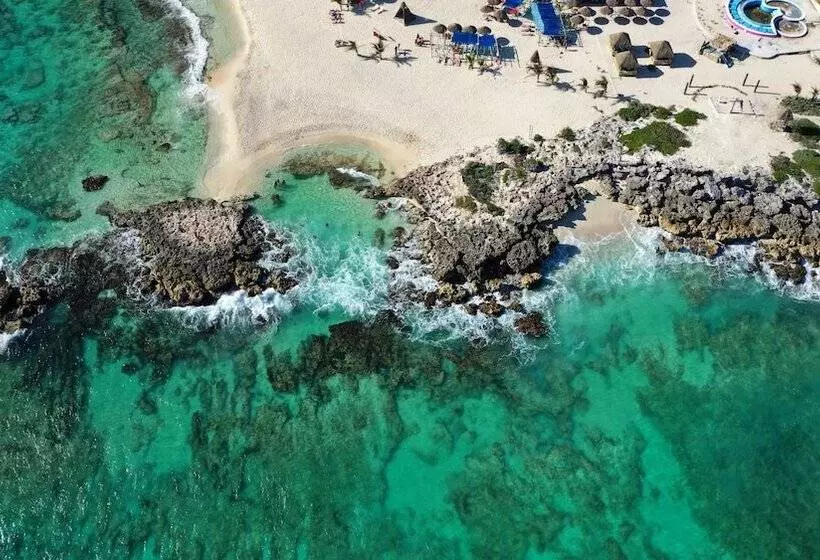 ホテル Puerto Libre