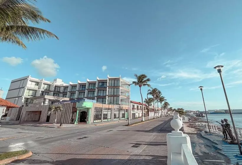 ホテル Puerto Libre