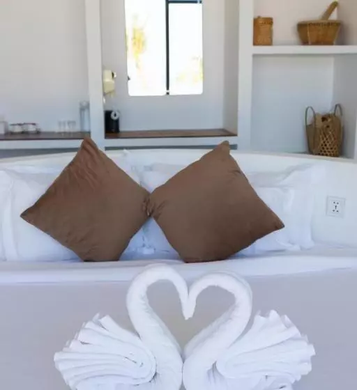 استراحتگاه Luna Koh Rong