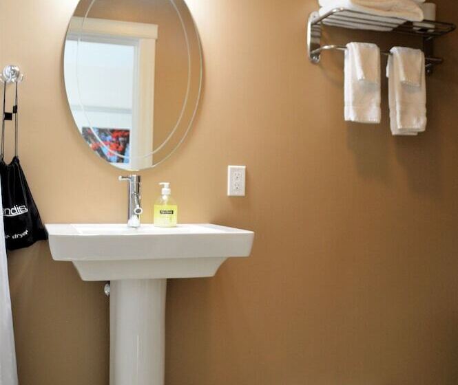 리조트 3 Pines Lodge Muskoka