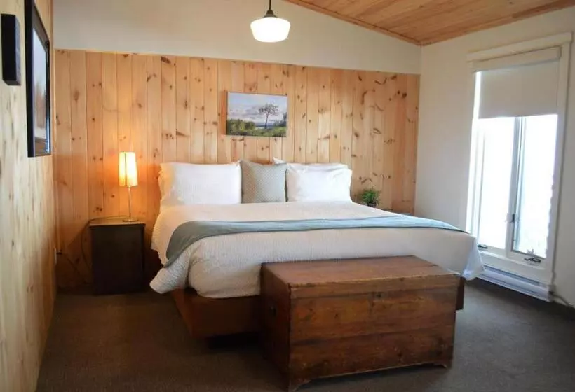 Lomakeskus 3 Pines Lodge Muskoka