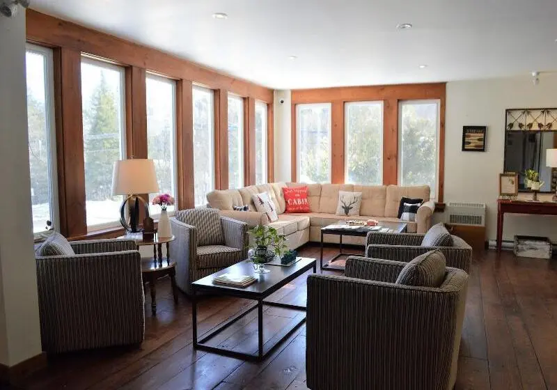 リゾートホテル 3 Pines Lodge Muskoka