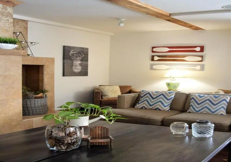 リゾートホテル 3 Pines Lodge Muskoka