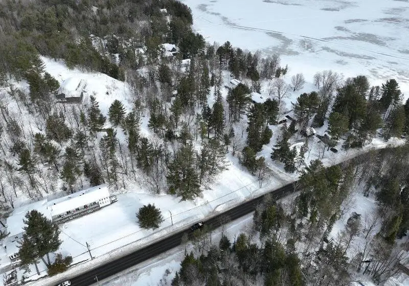 リゾートホテル 3 Pines Lodge Muskoka