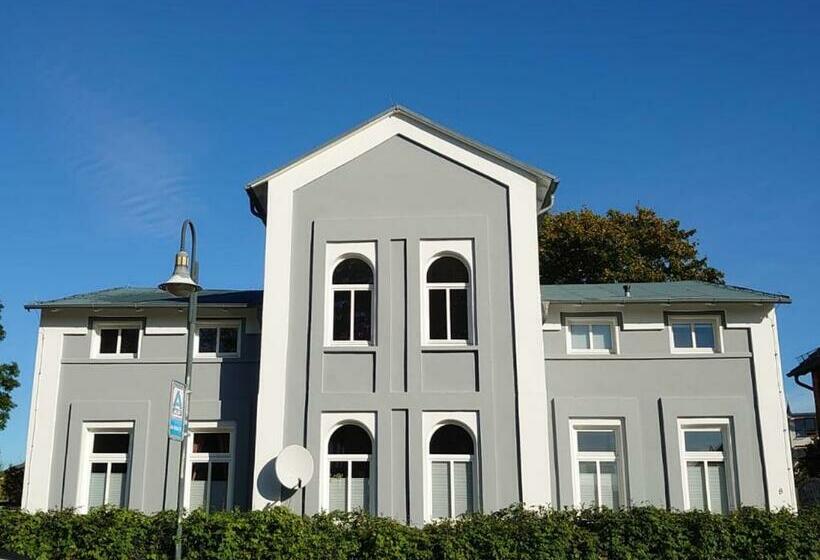 ペンション Haltestelle Private Zimmervermietung Röbel Müritz