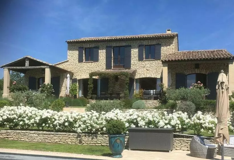 Aamiaismajoitus (B&B) Oustau De Piera
