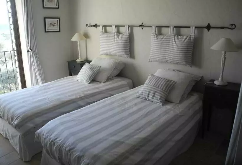 Aamiaismajoitus (B&B) Oustau De Piera