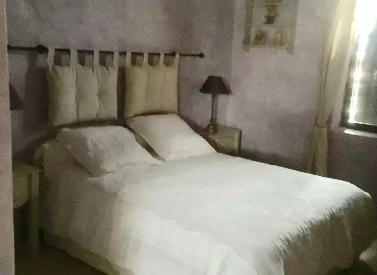 Aamiaismajoitus (B&B) Oustau De Piera