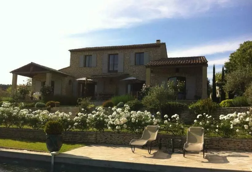 Aamiaismajoitus (B&B) Oustau De Piera