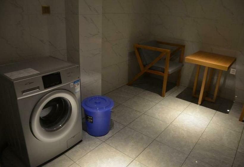 فندق Qifan  Kunming Train Station Branch