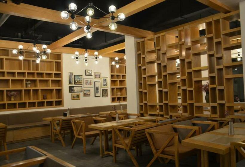 فندق Qifan  Kunming Train Station Branch