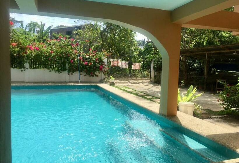 Larosa Hostel Bed And Breakfast