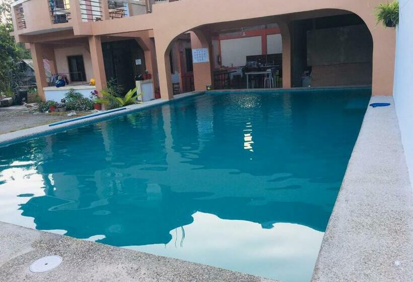 Larosa Hostel Bed And Breakfast