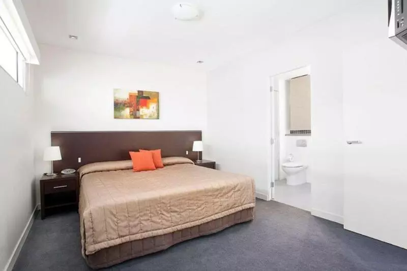 هتل St Kilda Central Apartments