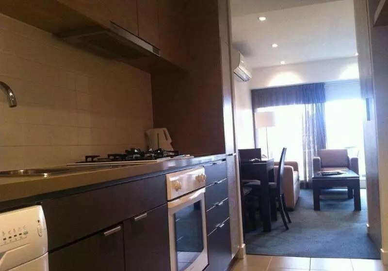 هتل St Kilda Central Apartments