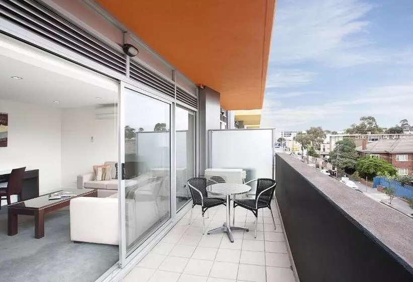 هتل St Kilda Central Apartments