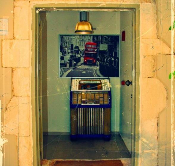 هتل Alicelia Boutique Inn