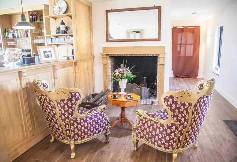 هتل Auberge Du Moulin à Vent, The Originals Relais