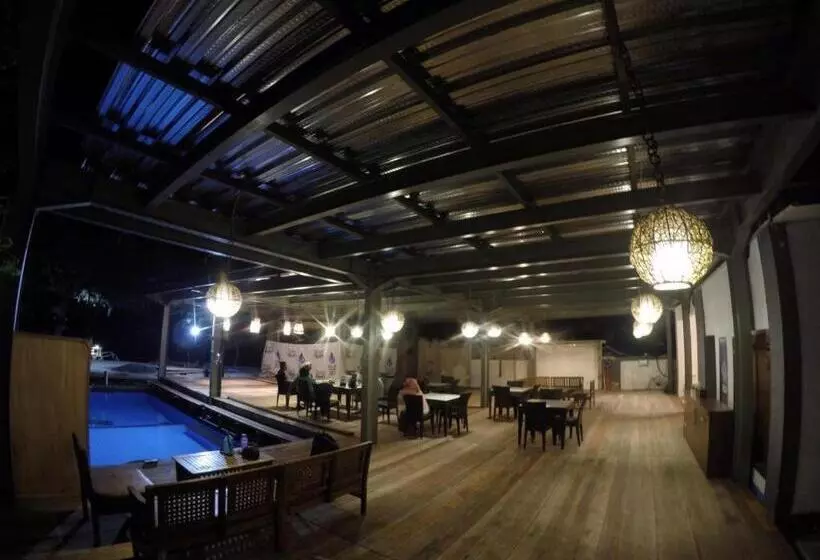 Отель Good Heart Resort Gili Trawangan