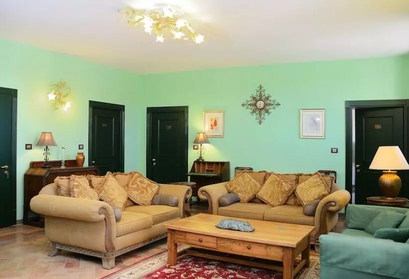 Boutique Hotel Leone