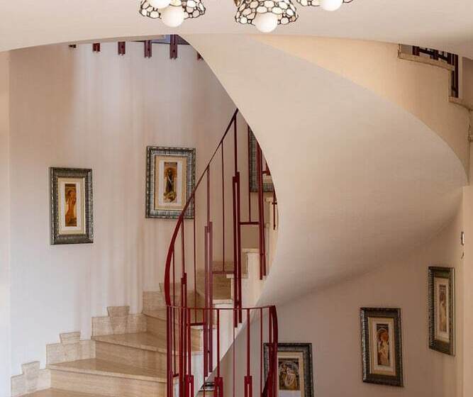 Boutique Hotel Leone