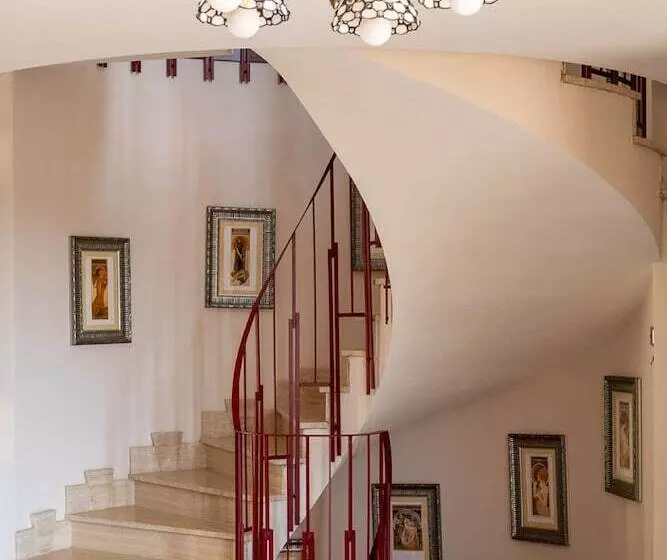 Boutique Hotel Leone