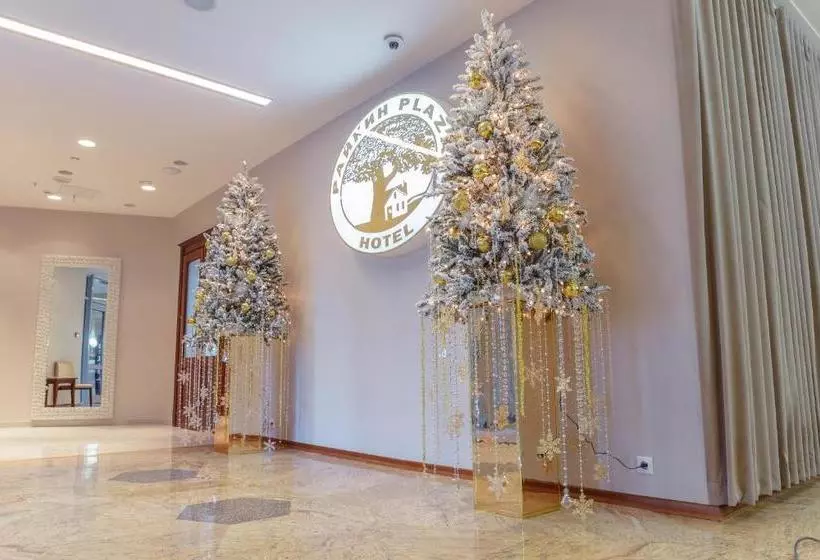 Hotelli Raikin Plaza