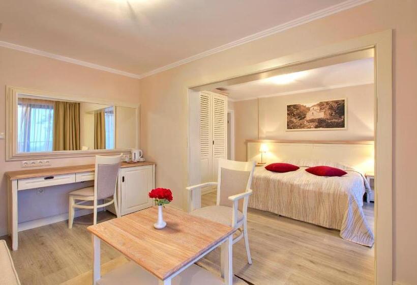 White Rock Castle Suite Hotel & Spa