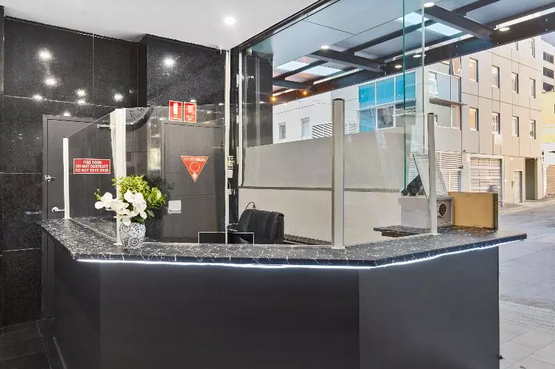 فندق على الطريق Cosmo On Bank