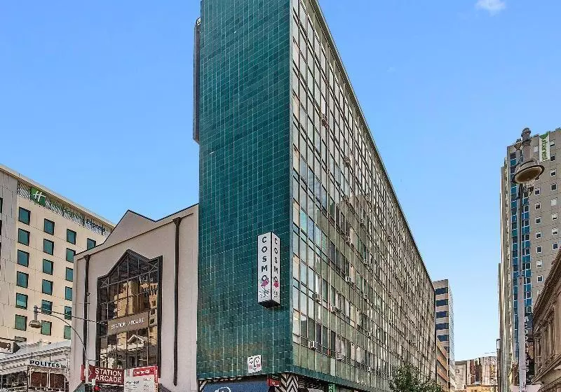 فندق على الطريق Cosmo On Bank